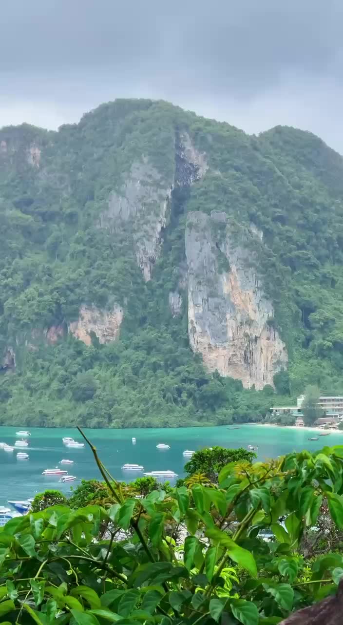 Пхи-Пхи – стандартная двухдневная программа, отдых на островах, снорклинг и пляжная вечеринка