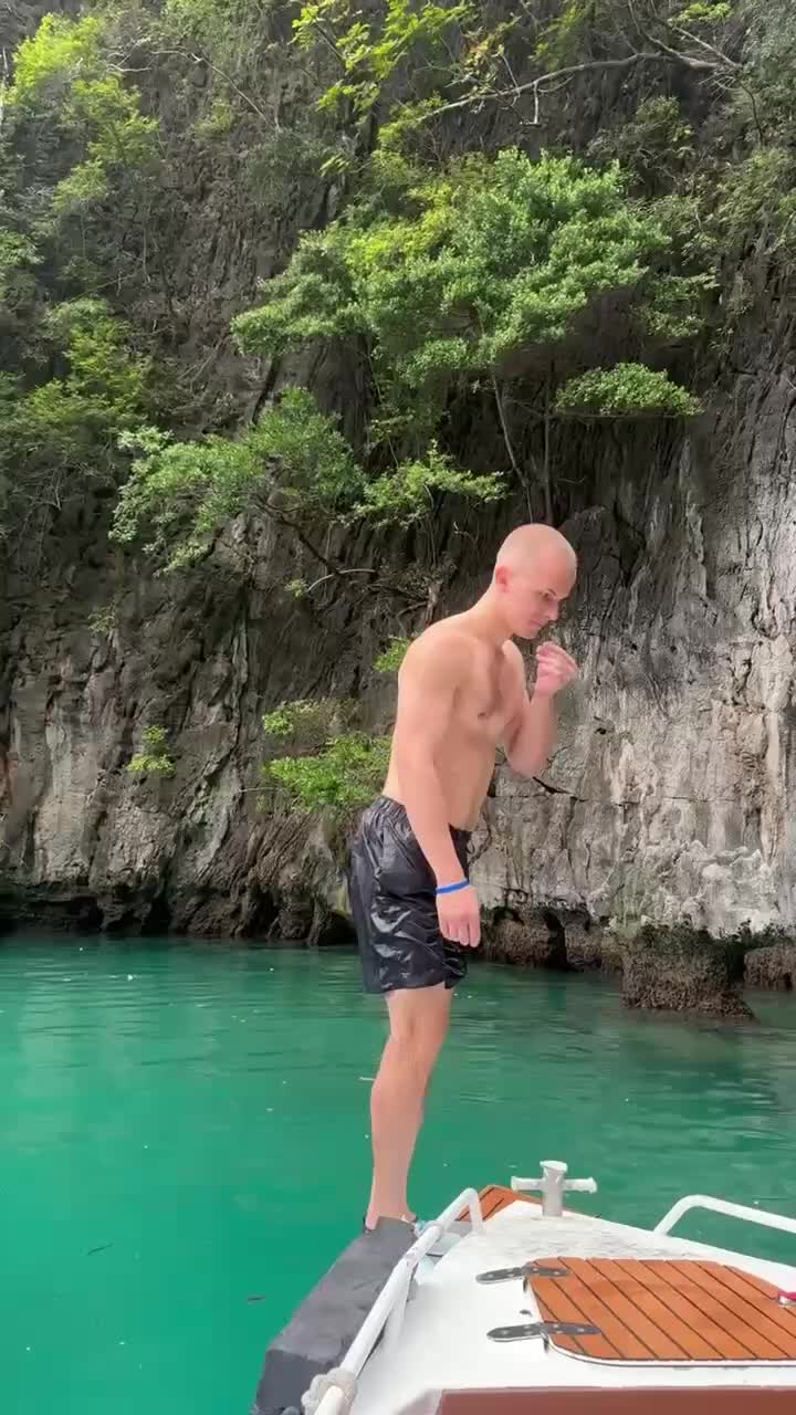 Острова Пхи-Пхи и Бамбу – стандартная морская экскурсия на спидботе