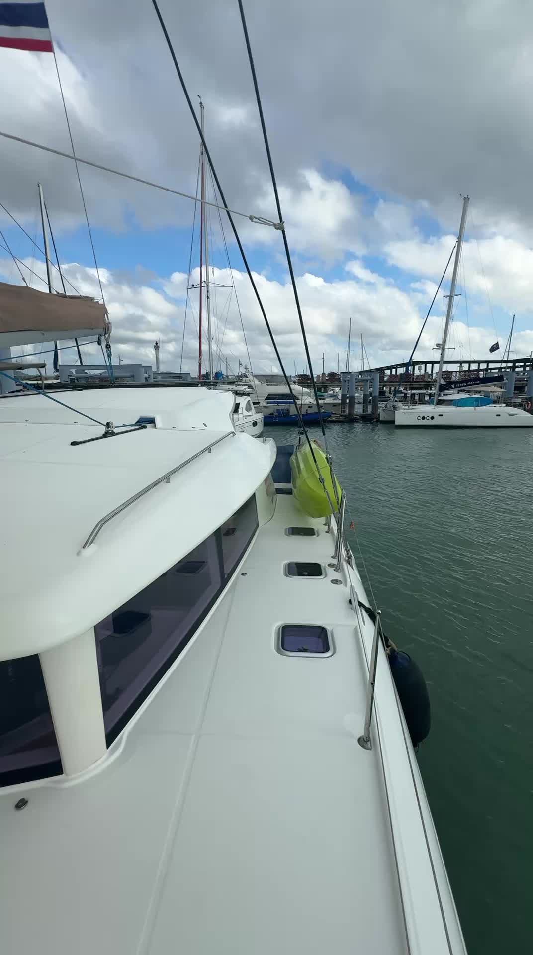 Круиз на катамаране Miss Coco - острова Рача и Корал